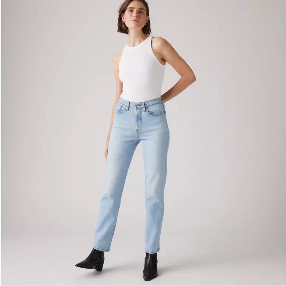 Levi’s Wedgie Straight Jean - size 27